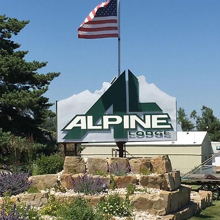 Alpine Lodge เรดลอดจ์ ภายนอก รูปภาพ
